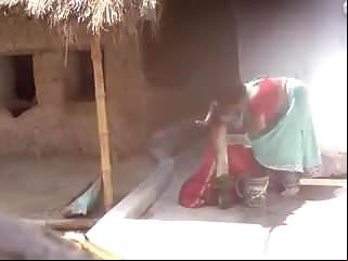 Bengali Well-endowed Purnima Boudi Flushing Hot Asset